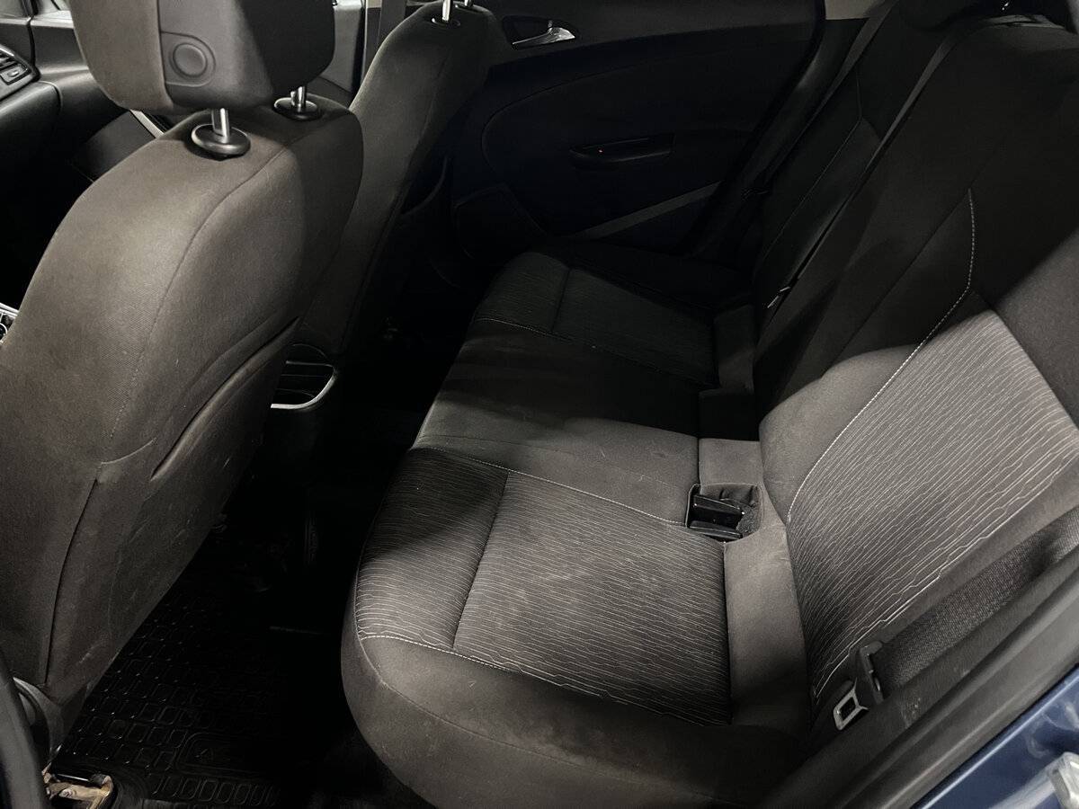 Opel Astra 2013 года с пробегом. Фото: #11