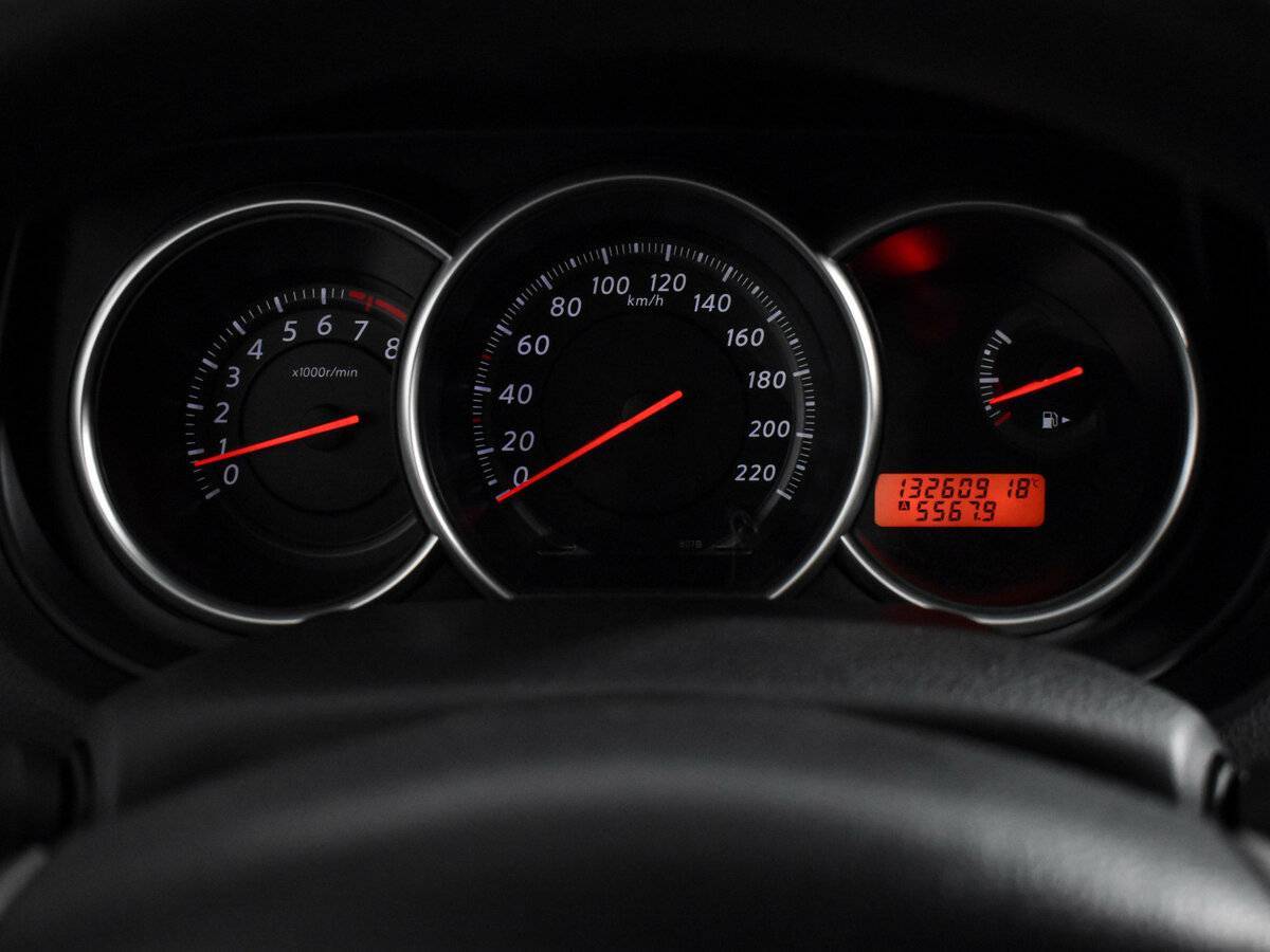 Nissan Tiida 2013 года с пробегом. Фото: #15