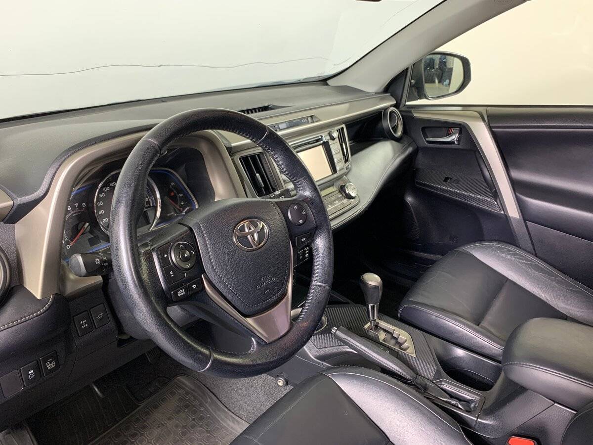 Toyota RAV4 2013 года с пробегом. Фото: #10