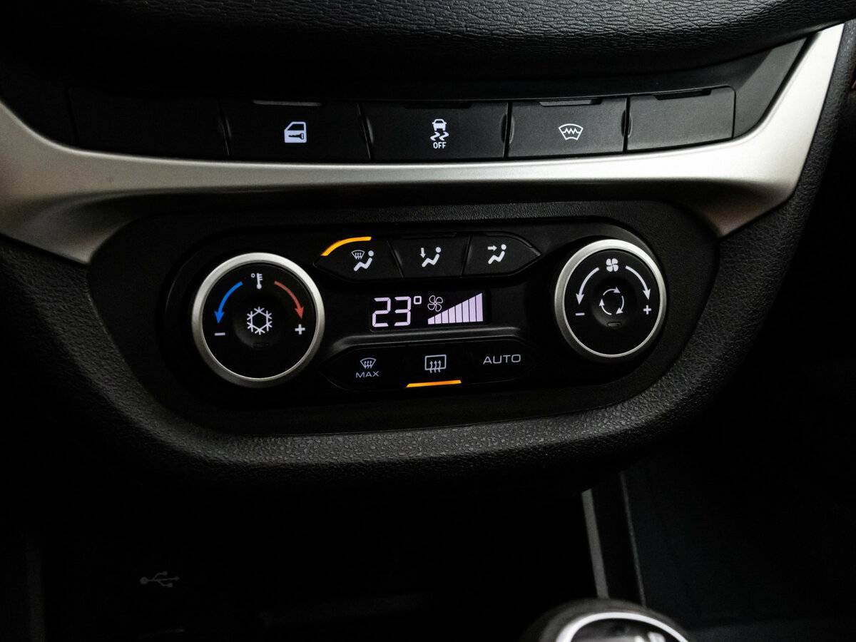 Lada (ВАЗ) Vesta 2019 года с пробегом. Фото: #13