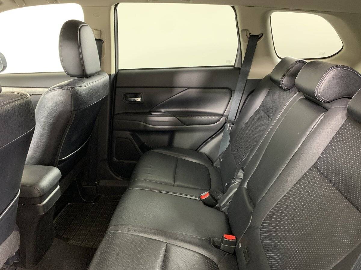 Mitsubishi Outlander 2013 года с пробегом. Фото: #17