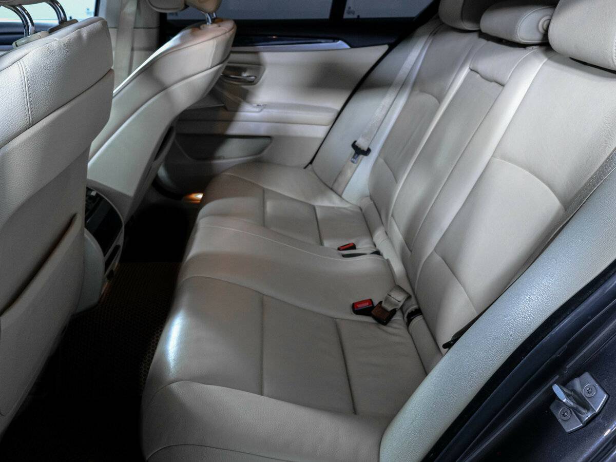 BMW 5 серии 2012 года с пробегом. Фото: #9