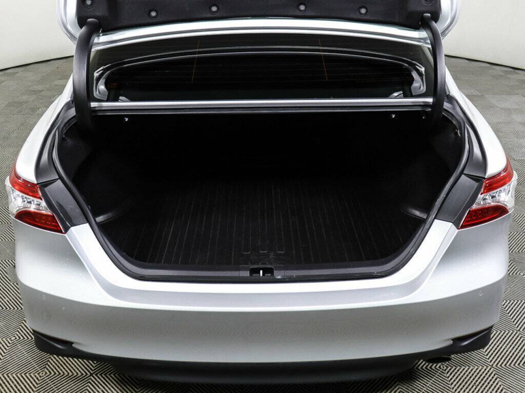 Toyota Camry 2018 года с пробегом. Фото: #8