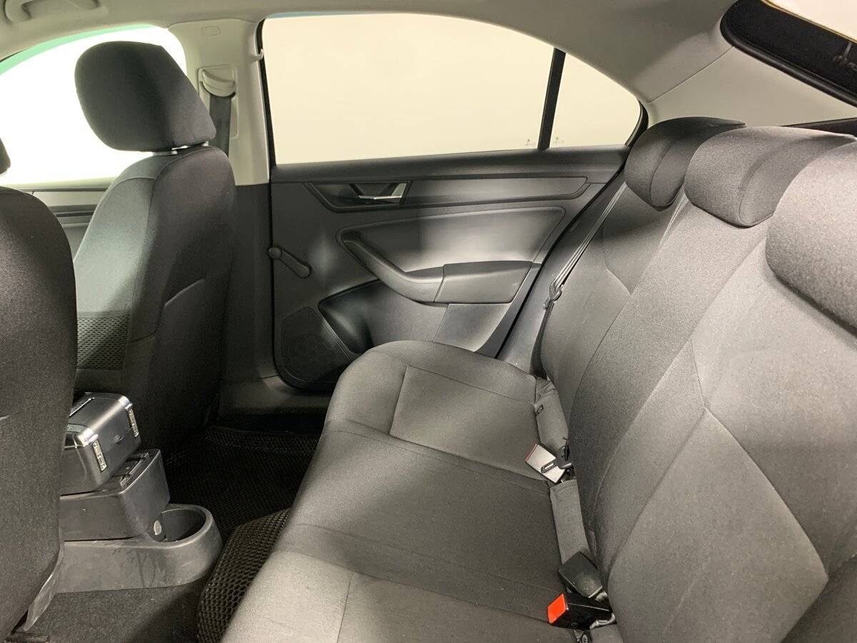 Skoda Rapid 2018 года с пробегом. Фото: #16