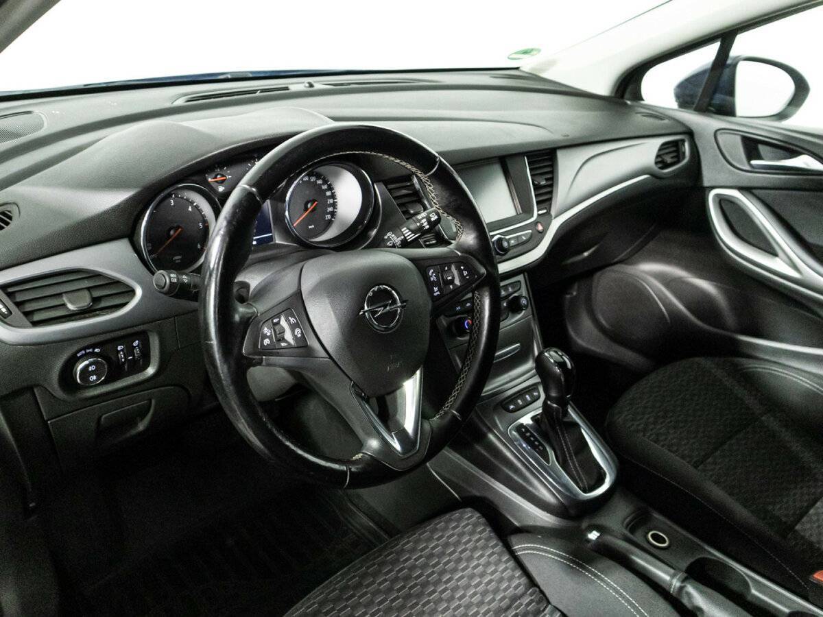 Opel Astra 2019 года с пробегом. Фото: #10