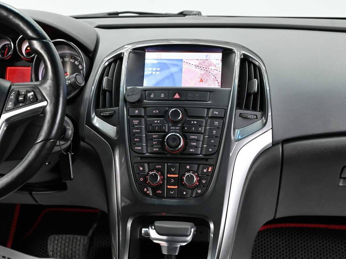 Opel Astra 2013 года с пробегом. Фото: #9