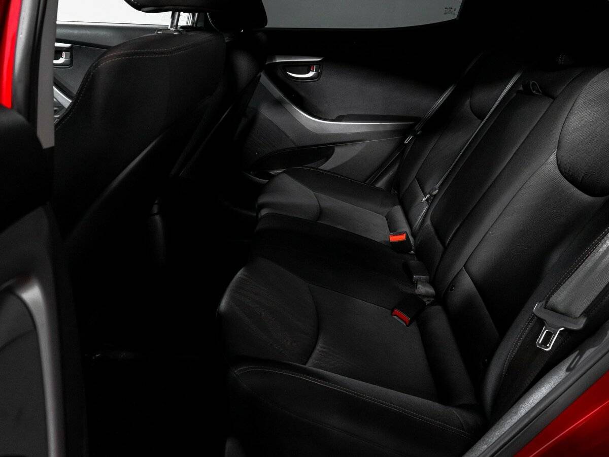 Hyundai Elantra 2015 года с пробегом. Фото: #9