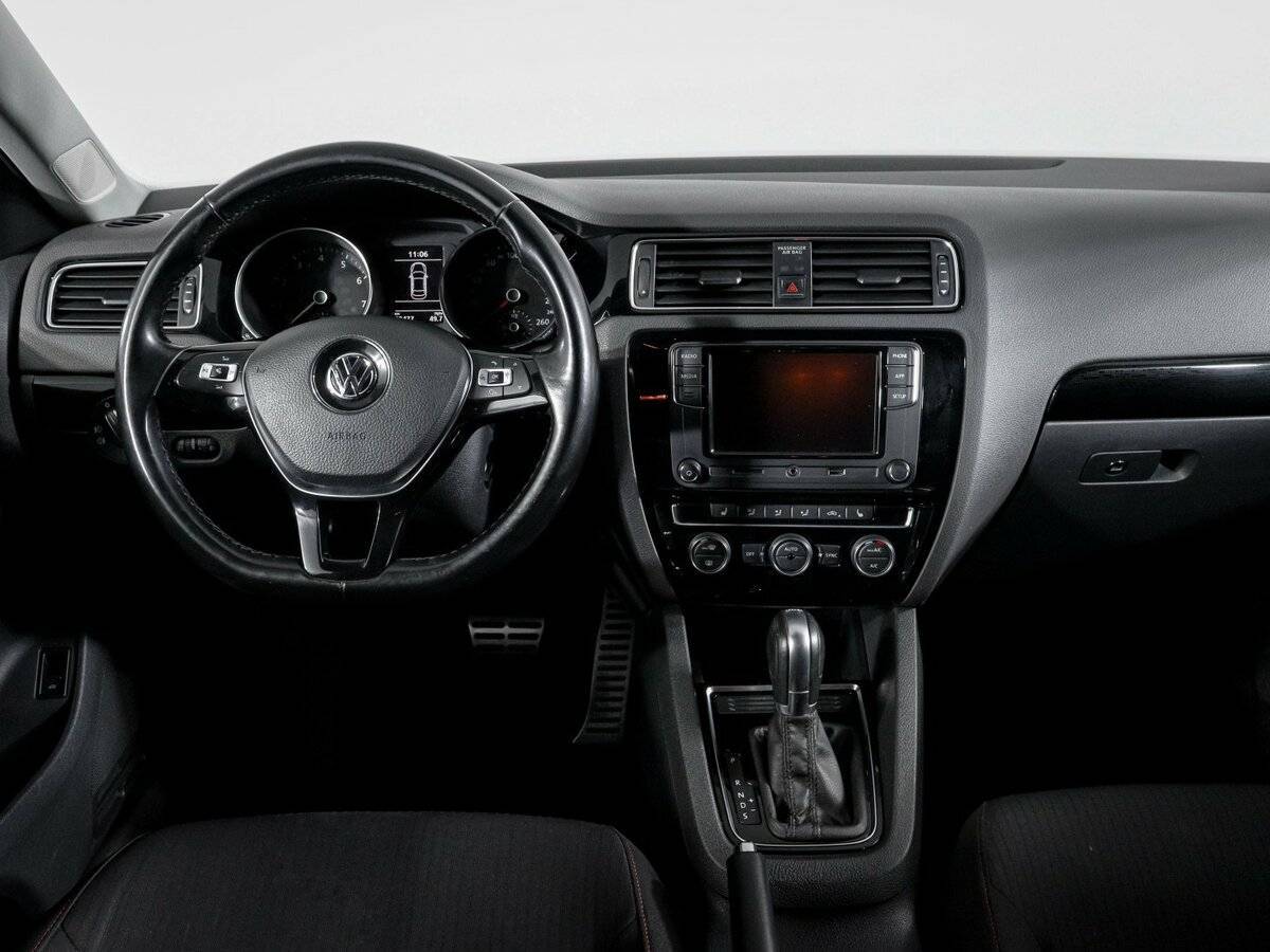 Volkswagen Jetta 2017 года с пробегом. Фото: #11