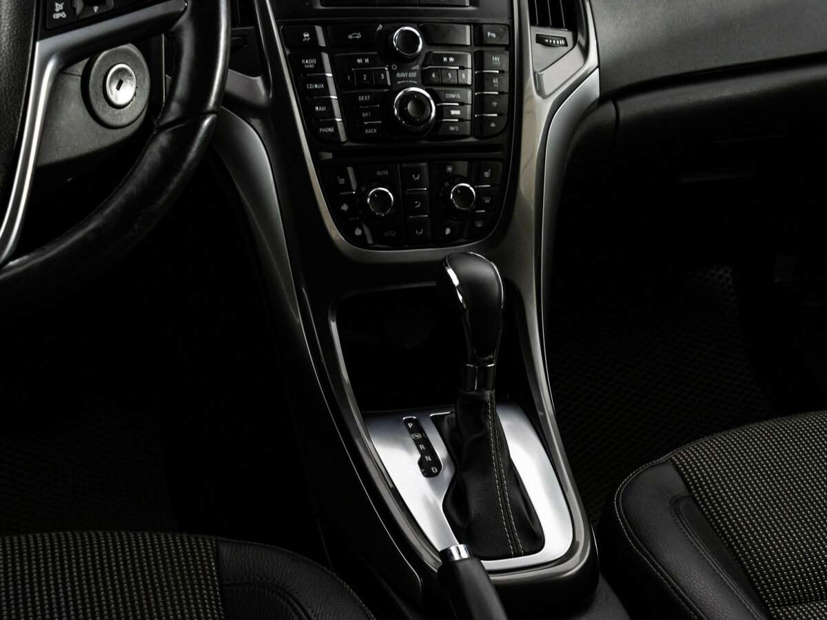 Opel Astra 2012 года с пробегом. Фото: #9