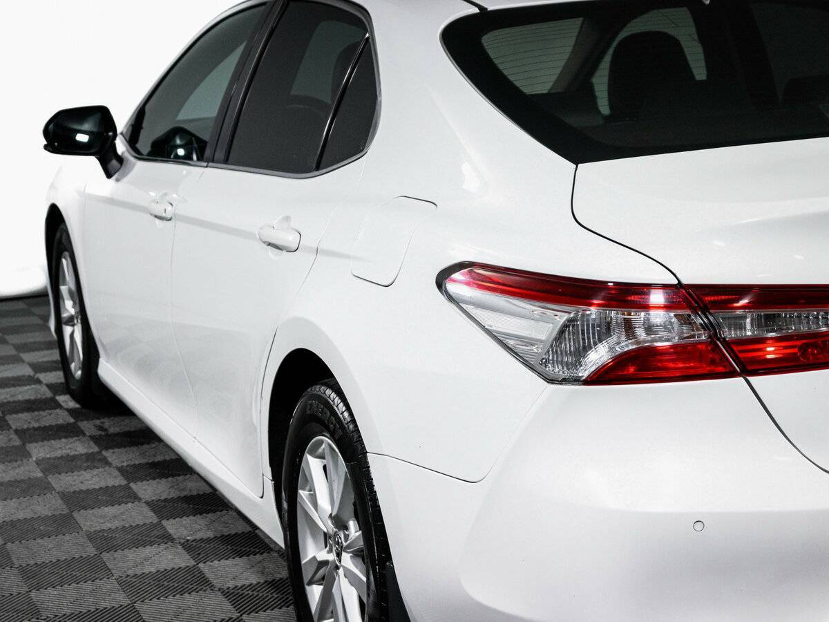 Toyota Camry 2018 года с пробегом. Фото: #17