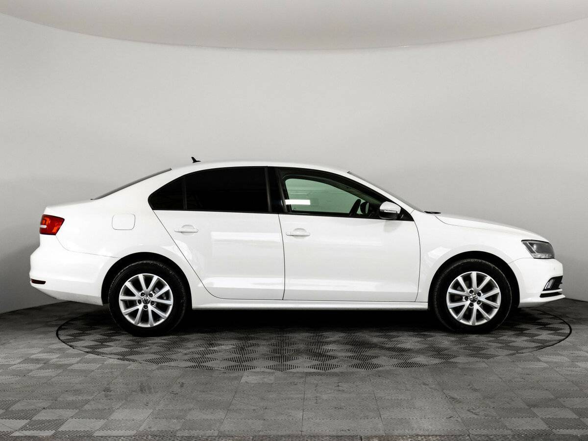 Volkswagen Jetta 2015 года с пробегом. Фото: #3
