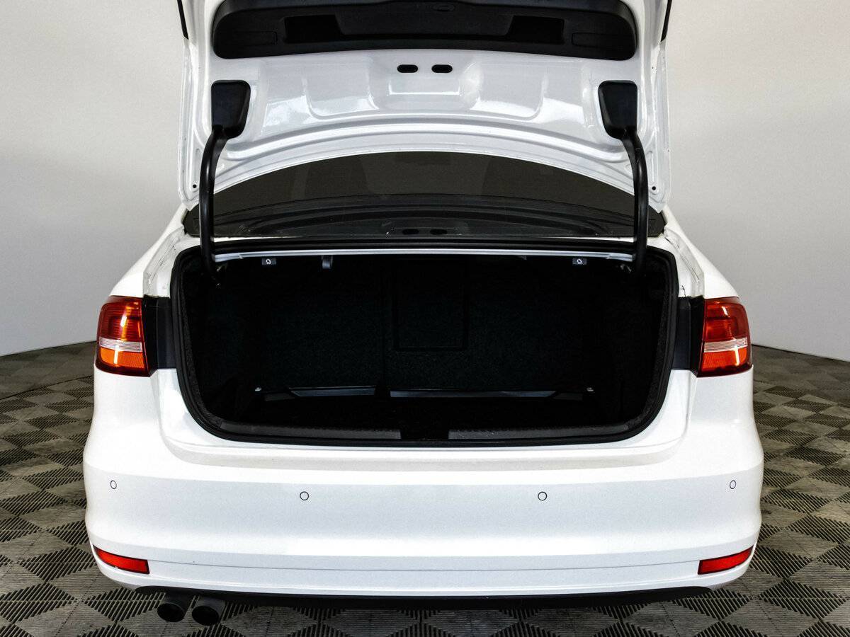 Volkswagen Jetta 2015 года с пробегом. Фото: #16
