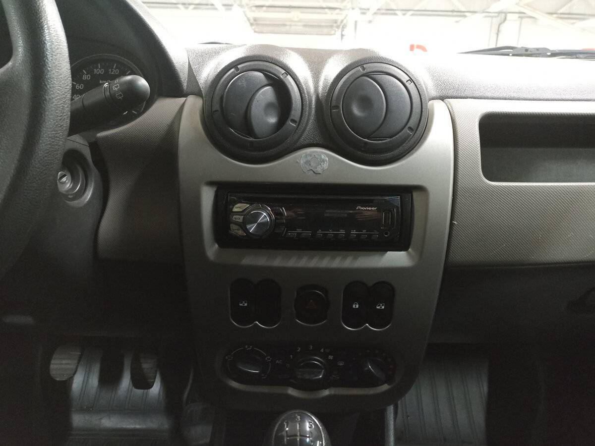 Renault Sandero 2013 года с пробегом. Фото: #14