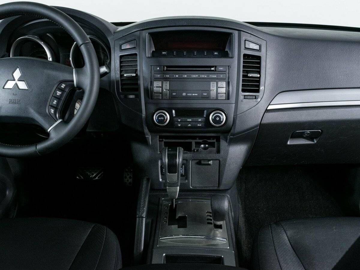 Mitsubishi Pajero 2013 года с пробегом. Фото: #10