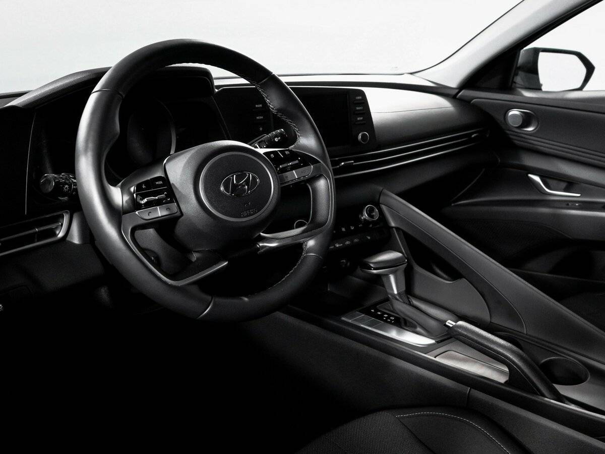 Hyundai Elantra 2021 года с пробегом. Фото: #13