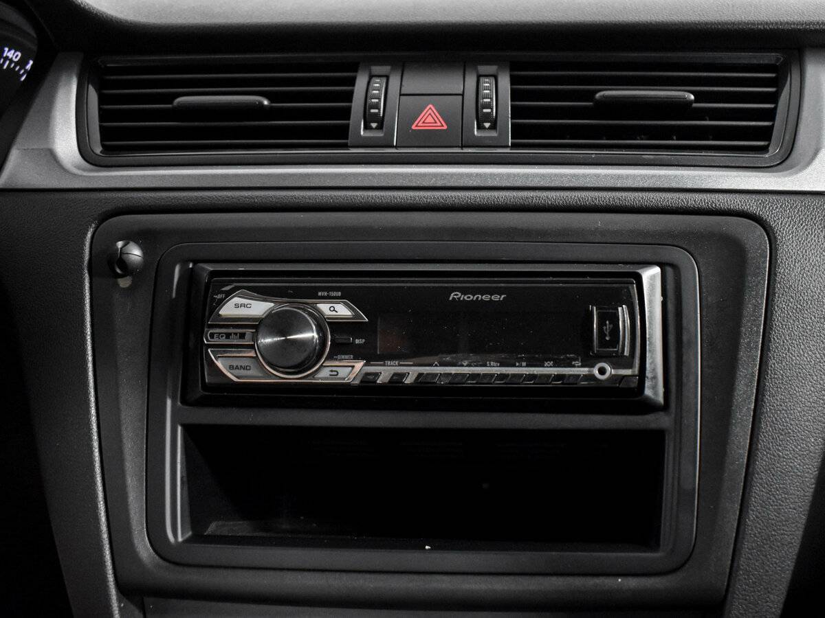 Skoda Rapid 2014 года с пробегом. Фото: #14