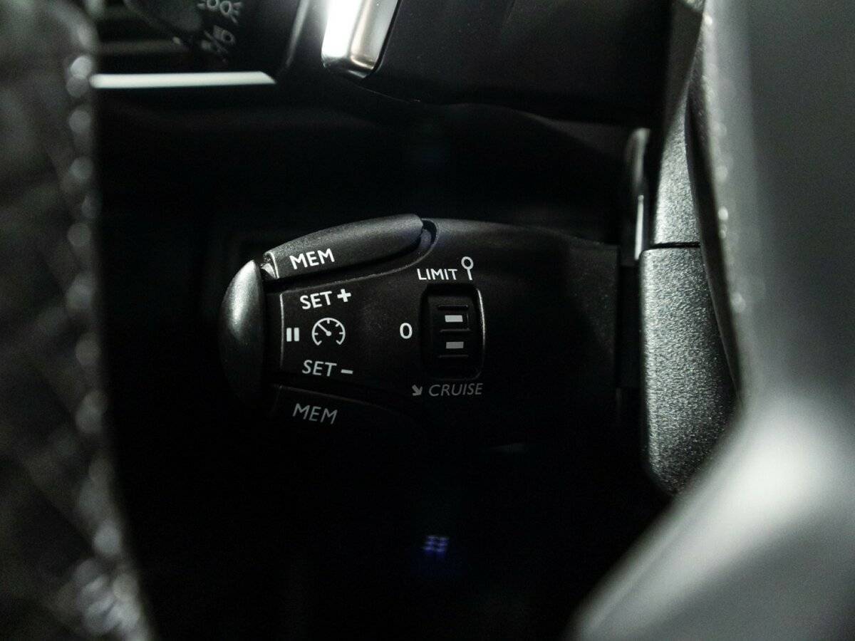 Peugeot 3008 2017 года с пробегом. Фото: #21