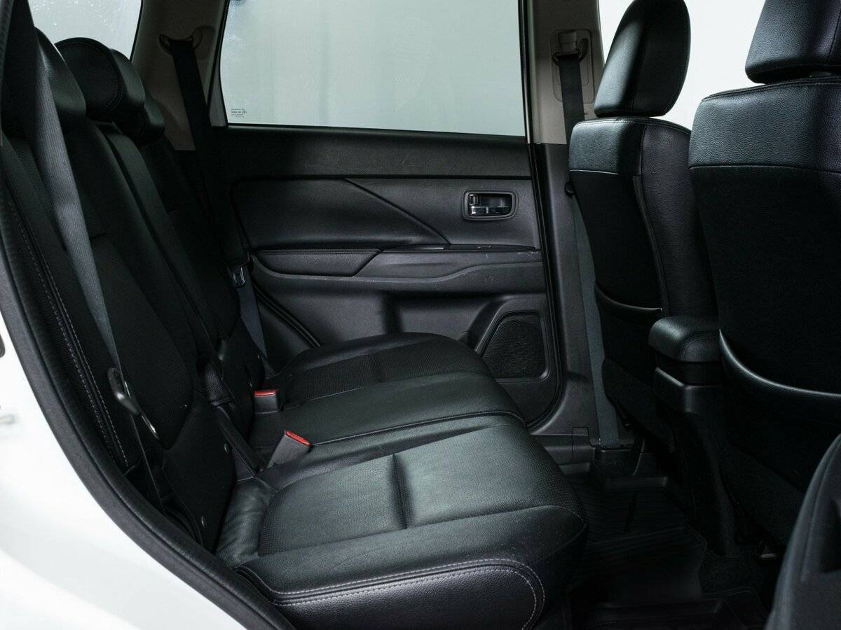 Mitsubishi Outlander 2016 года с пробегом. Фото: #11