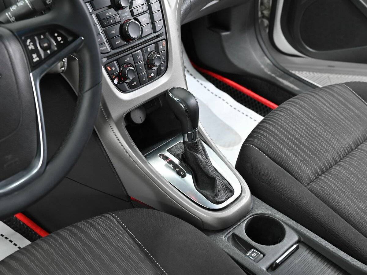 Opel Astra 2012 года с пробегом. Фото: #10