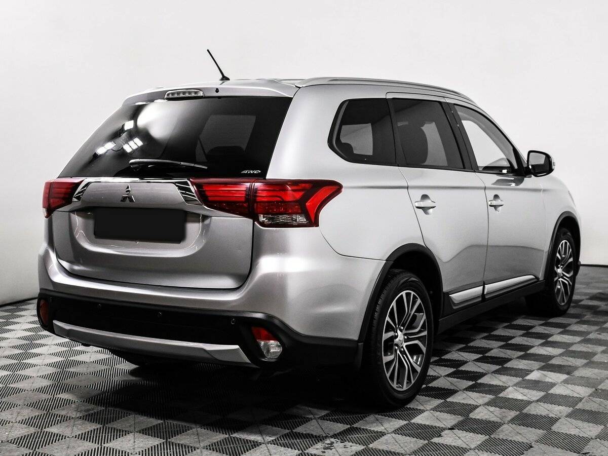 Mitsubishi Outlander 2015 года с пробегом. Фото: #4