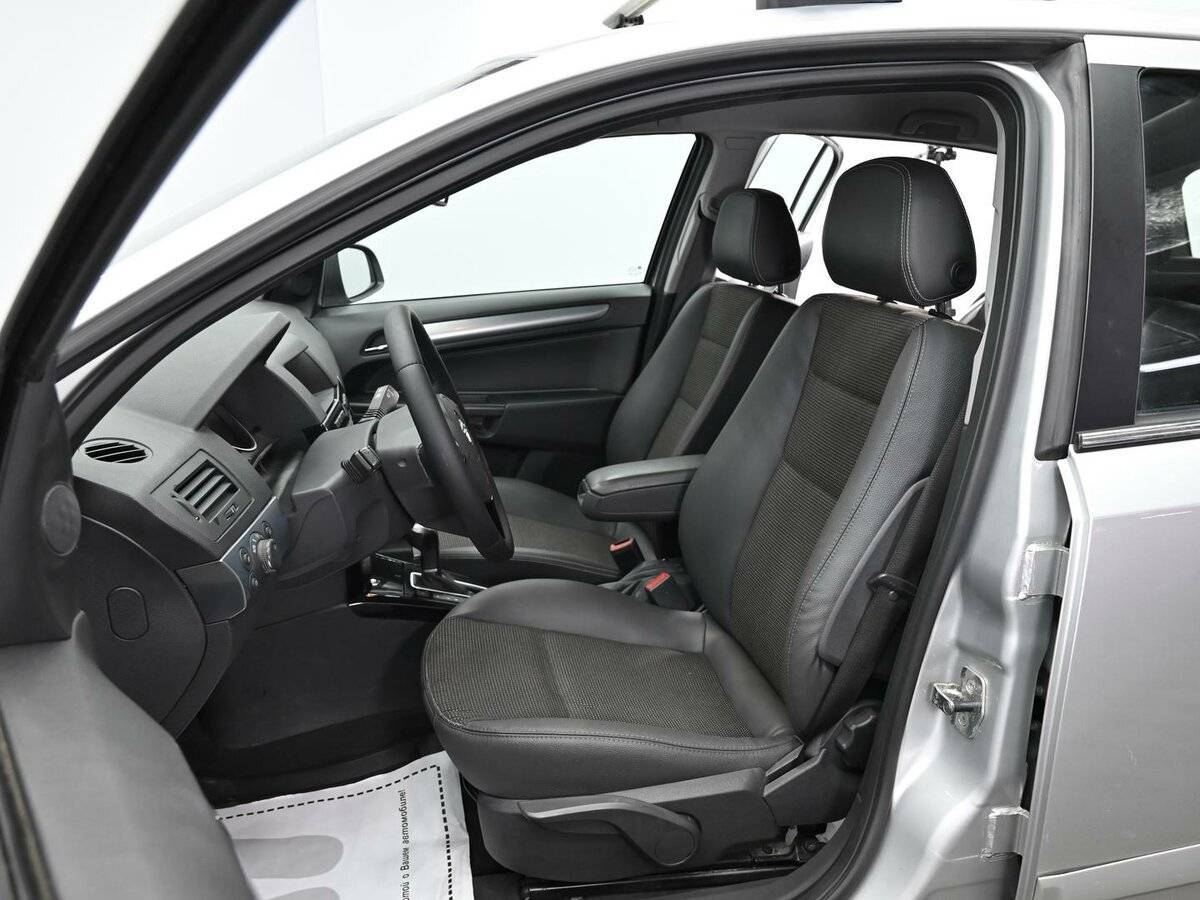 Opel Astra 2012 года с пробегом. Фото: #4