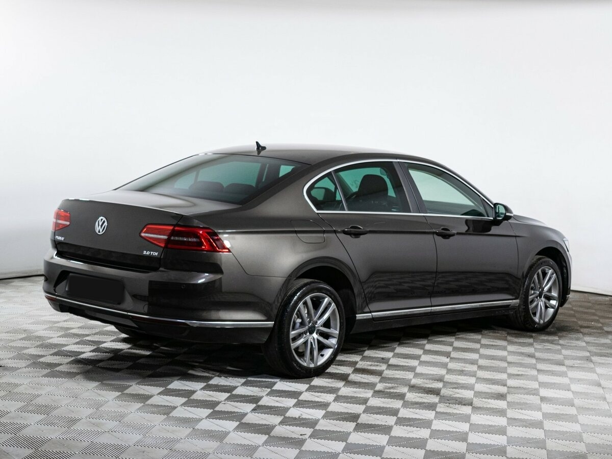 Volkswagen Passat 2017 года с пробегом. Фото: #3