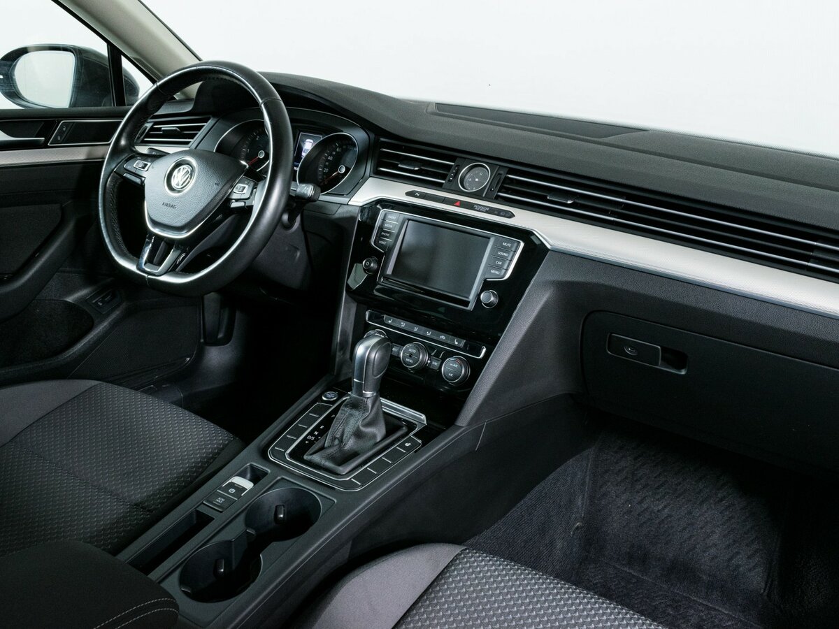 Volkswagen Passat 2017 года с пробегом. Фото: #6