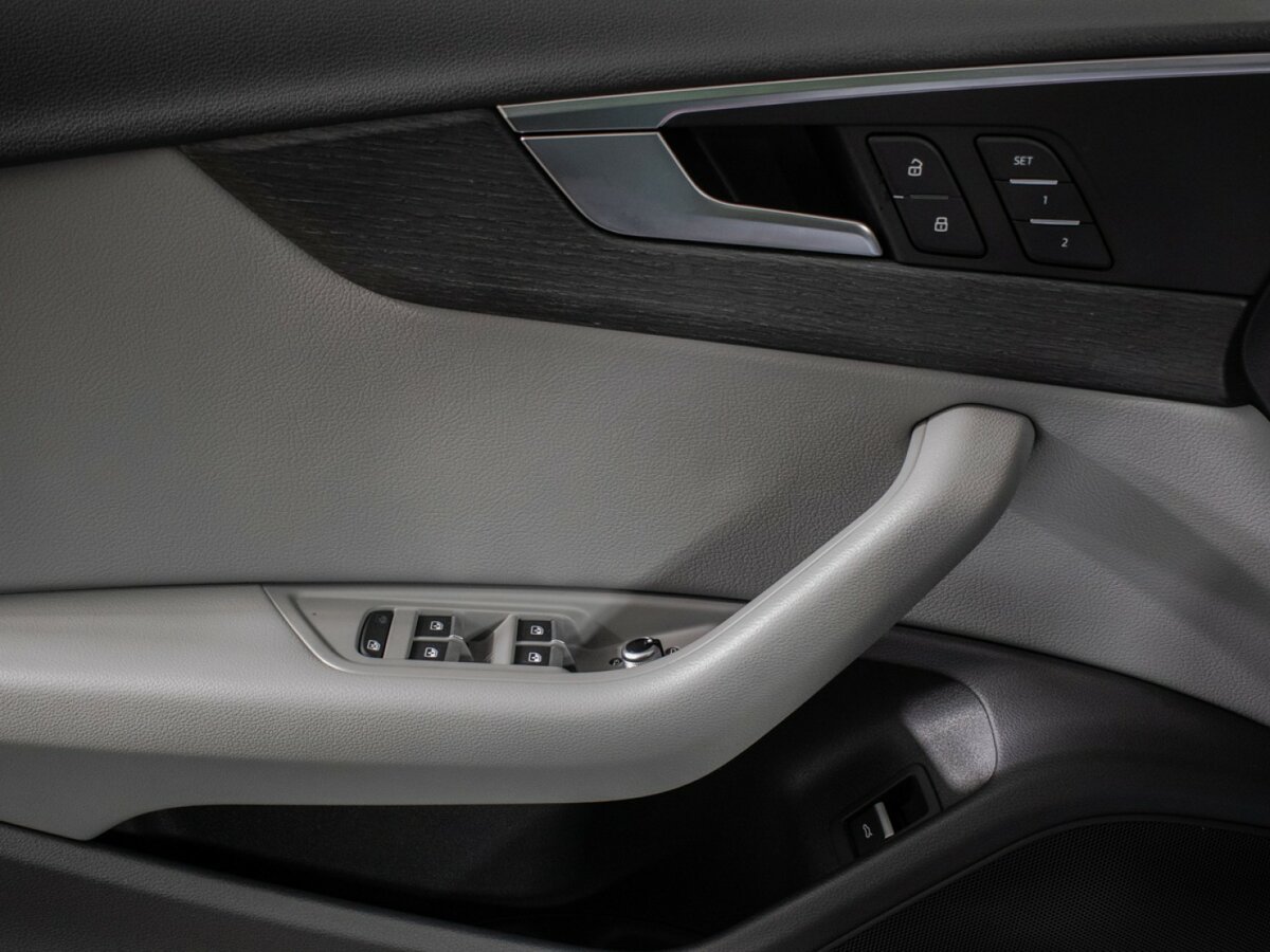 Audi A4 2019 года с пробегом. Фото: #17
