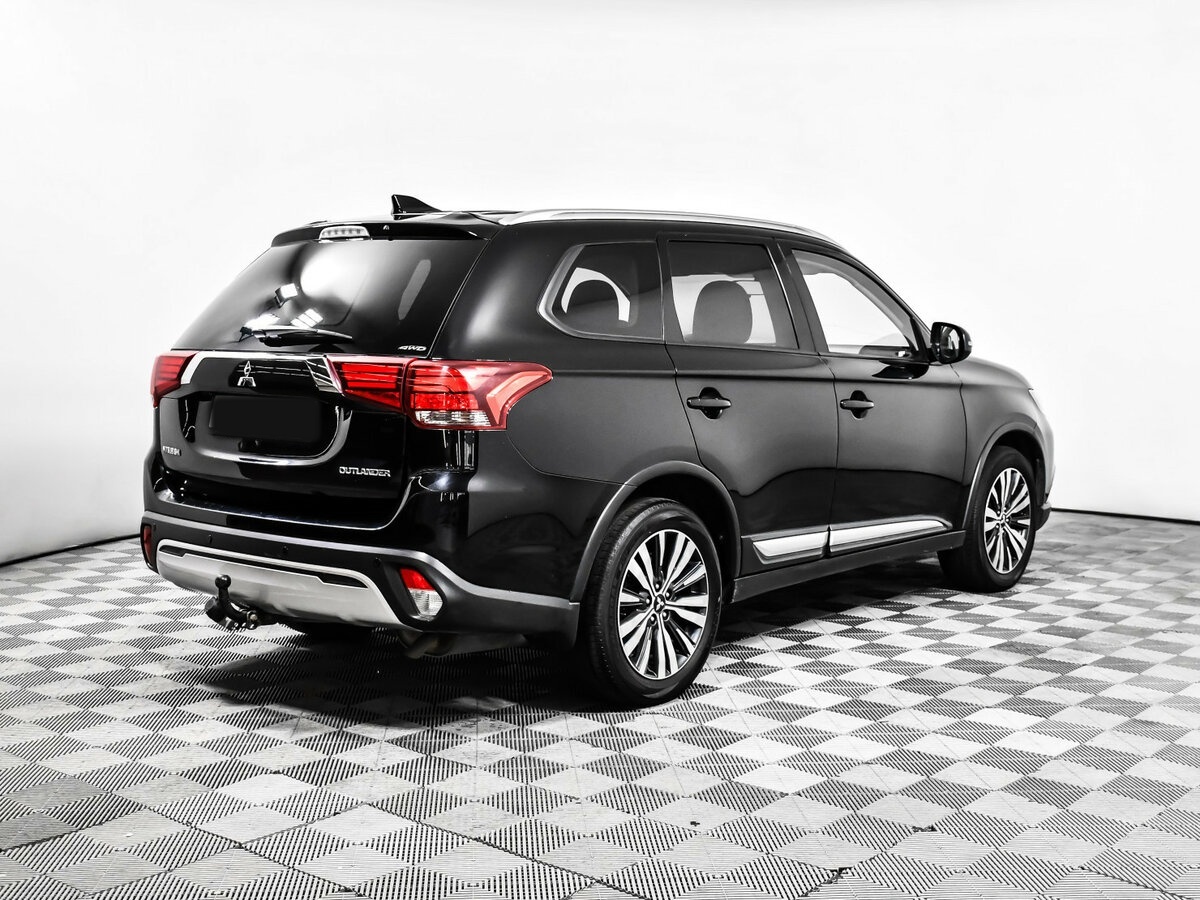 Mitsubishi Outlander 2018 года с пробегом. Фото: #3