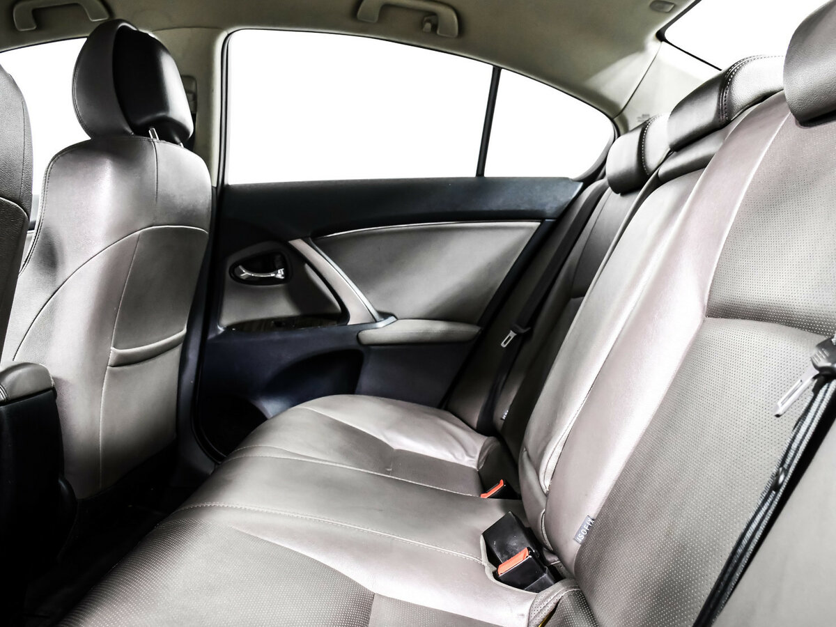 Toyota Avensis 2012 года с пробегом. Фото: #9