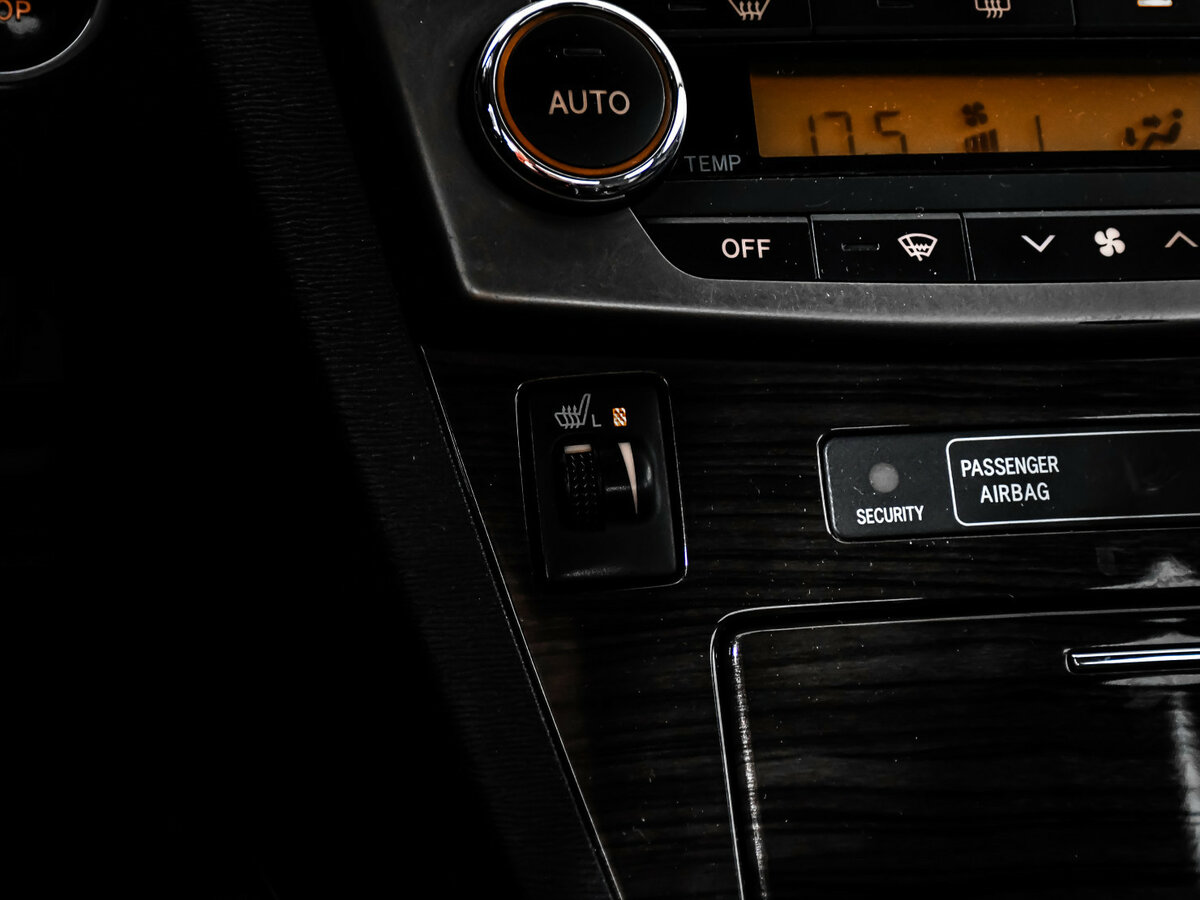 Toyota Avensis 2012 года с пробегом. Фото: #17