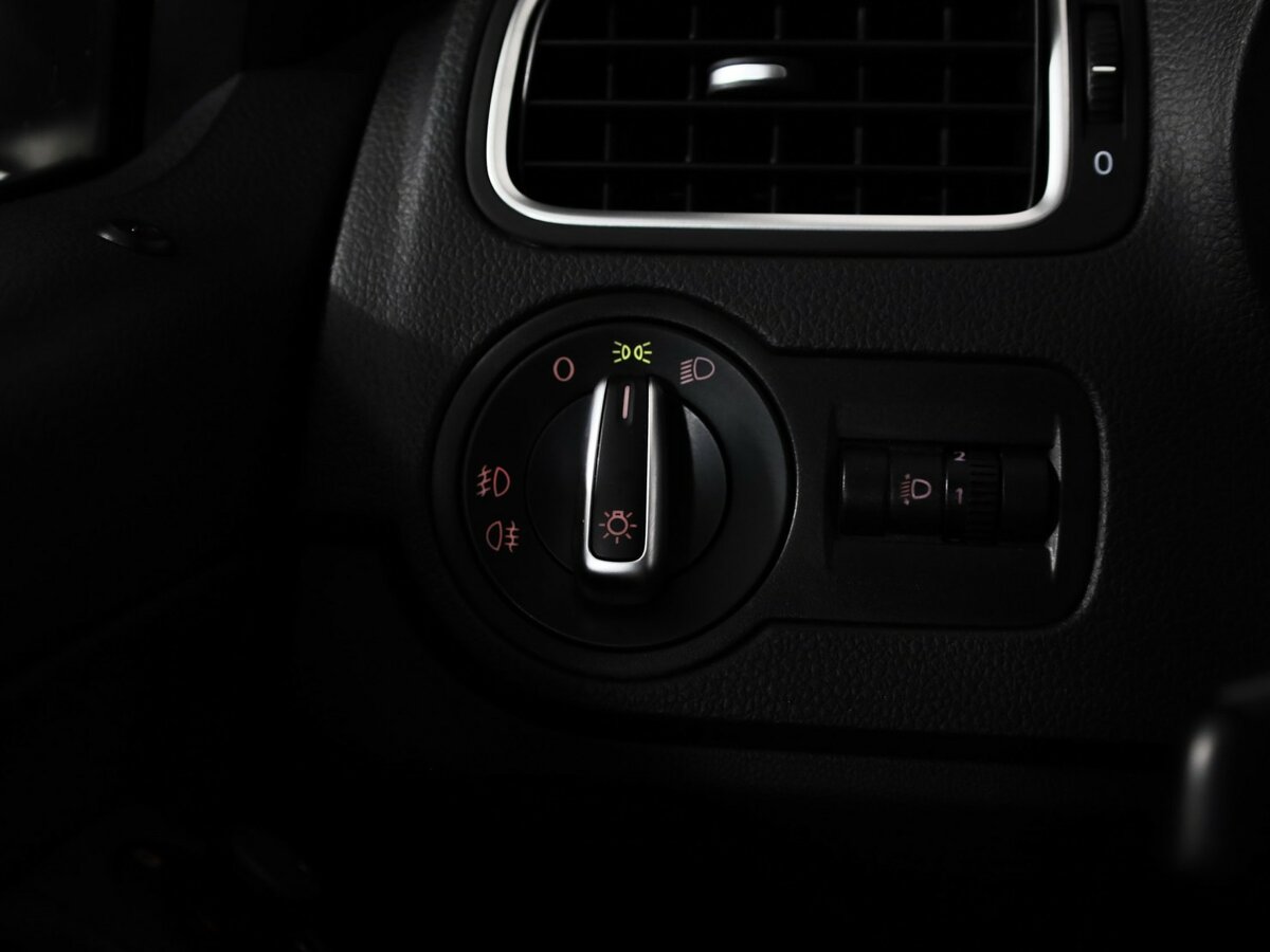 Volkswagen Polo 2015 года с пробегом. Фото: #16