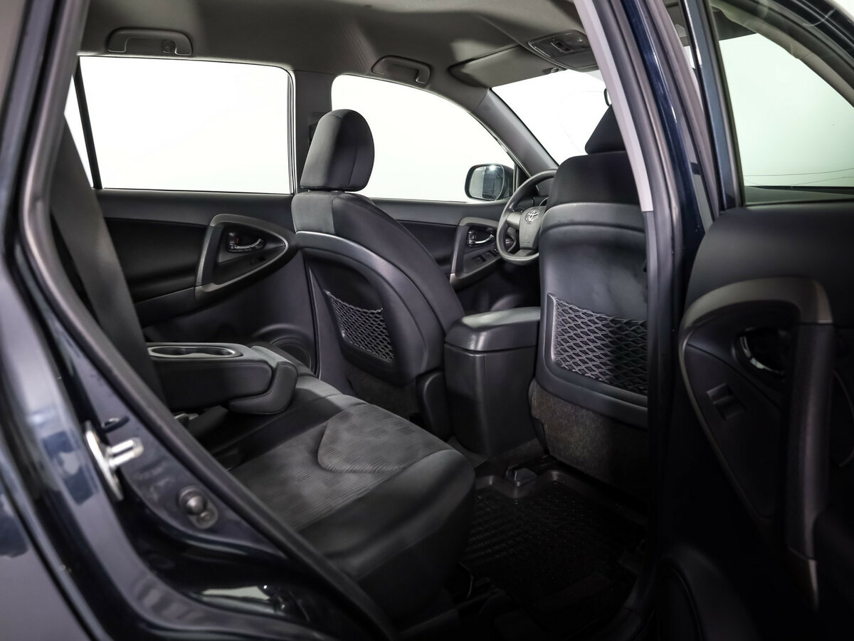 Toyota RAV4 2012 года с пробегом. Фото: #9