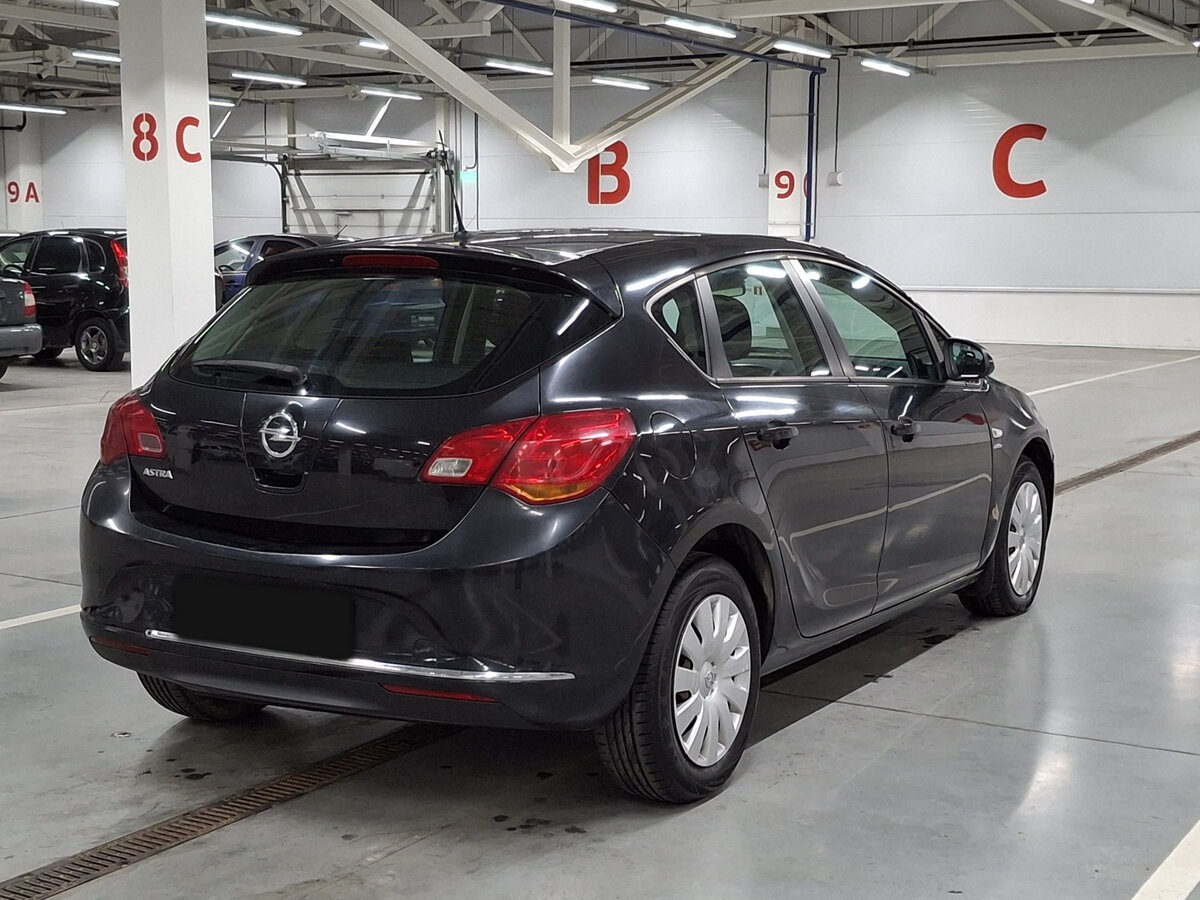 Opel Astra 2013 года с пробегом. Фото: #4