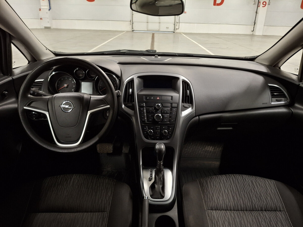 Opel Astra 2013 года с пробегом. Фото: #13