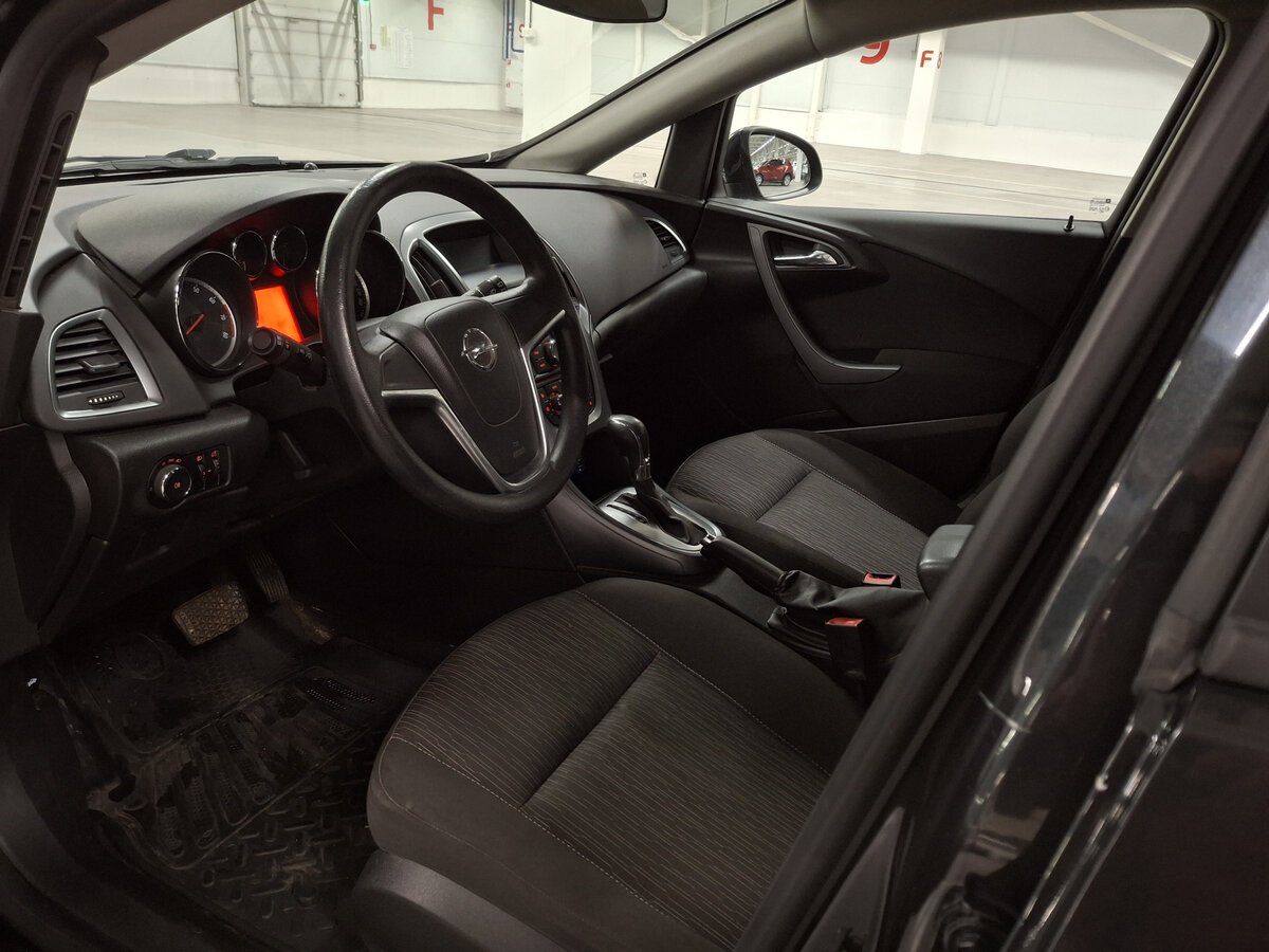 Opel Astra 2013 года с пробегом. Фото: #14