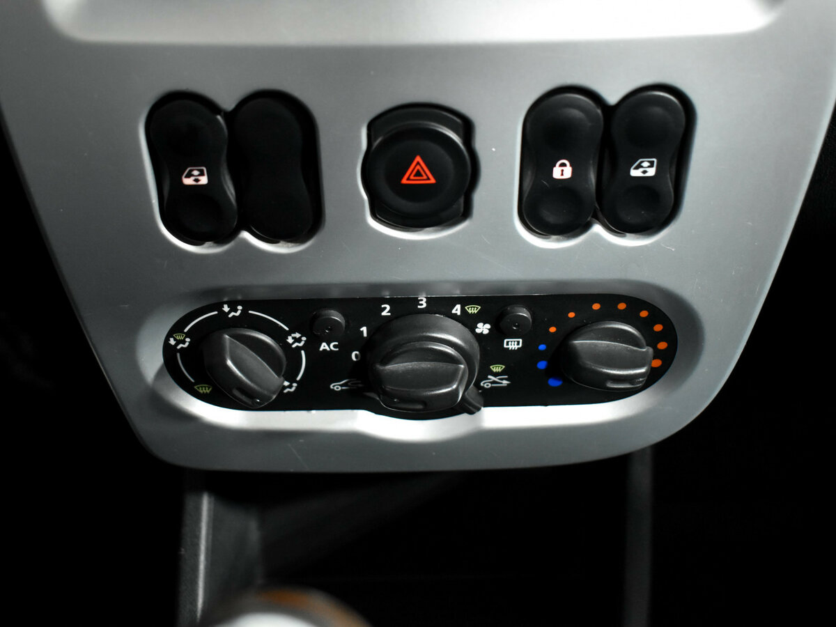 Renault Sandero 2012 года с пробегом. Фото: #15