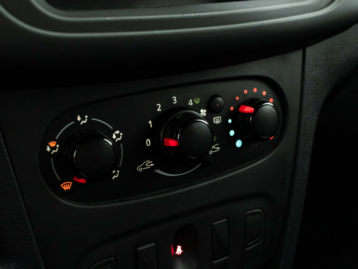 Renault Logan 2019 года с пробегом. Фото: #13