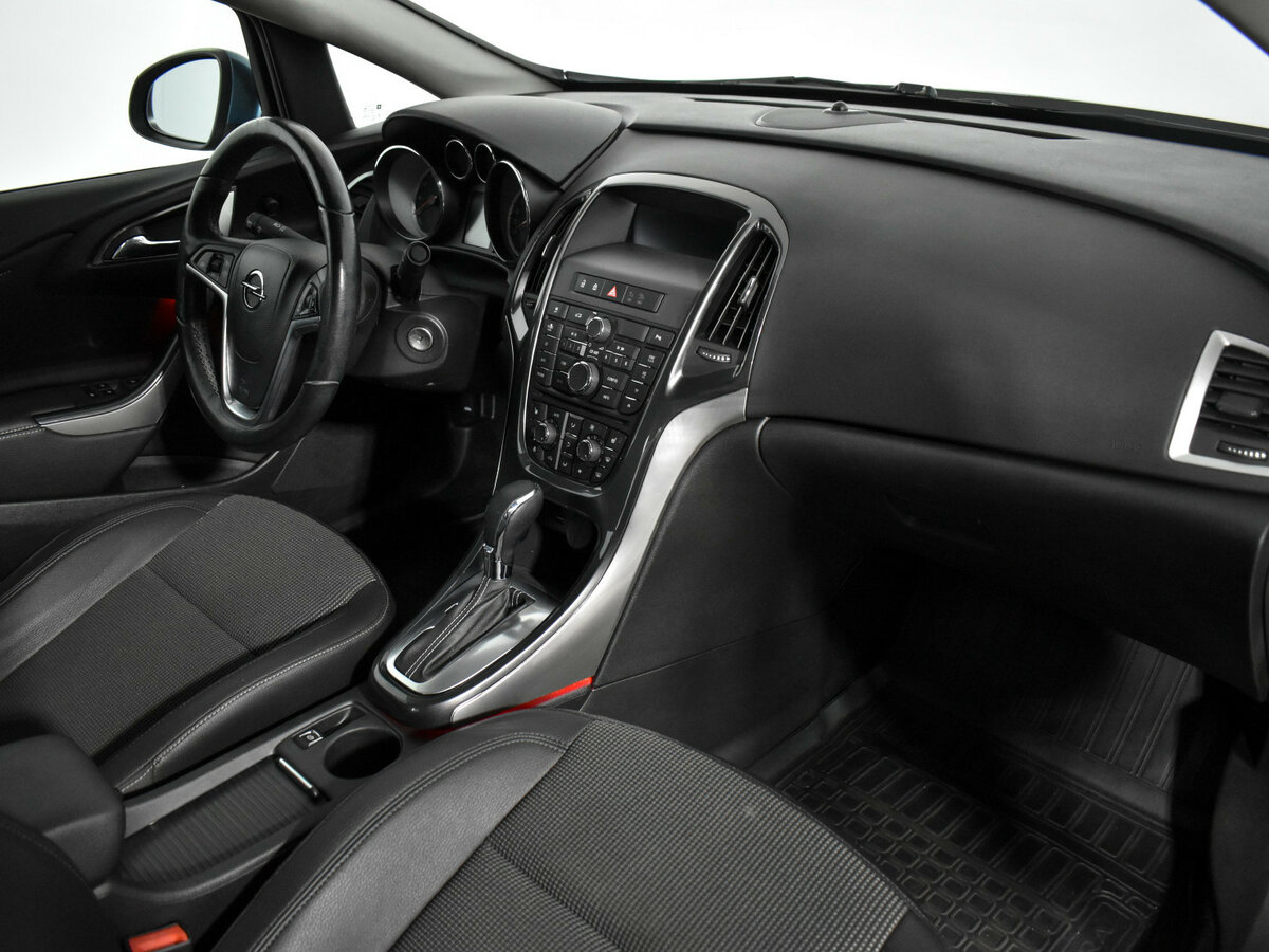 Opel Astra 2013 года с пробегом. Фото: #11