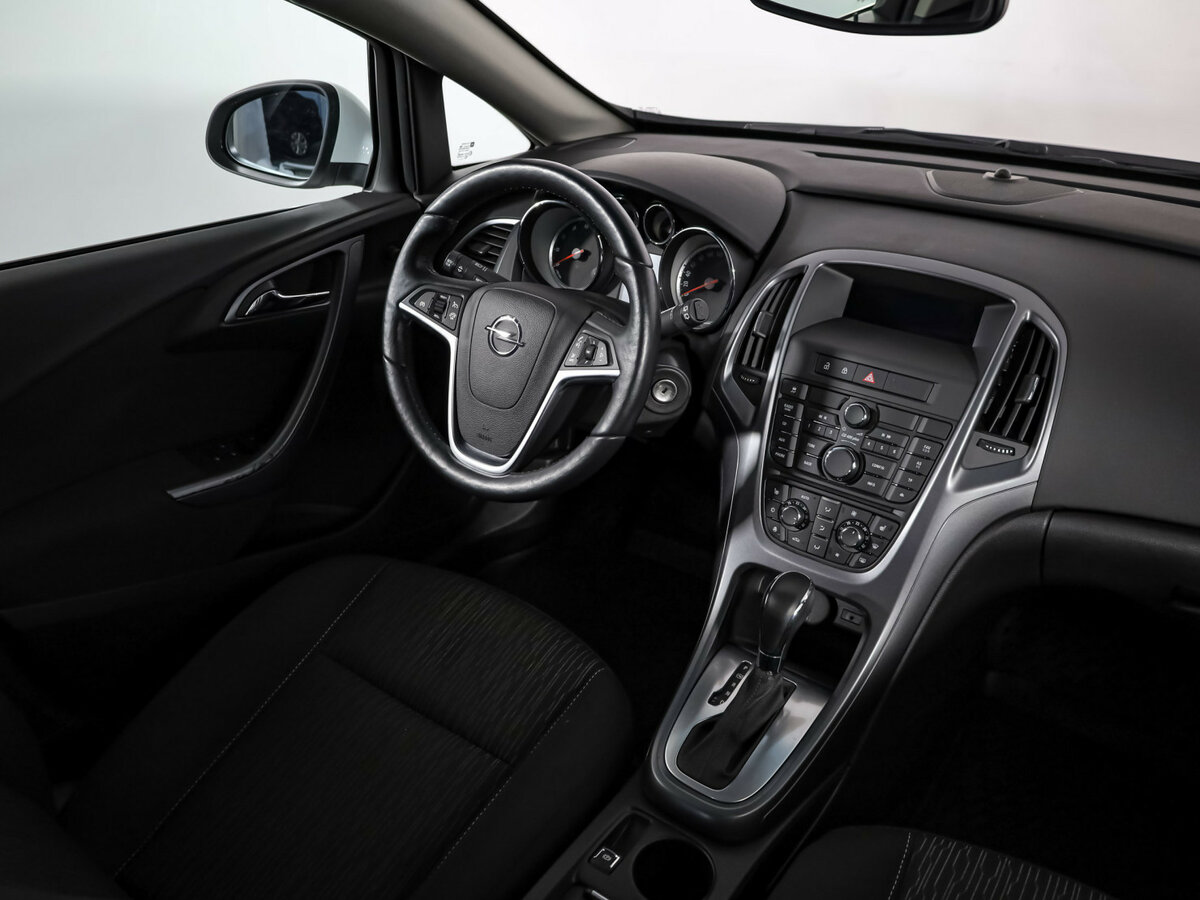 Opel Astra 2014 года с пробегом. Фото: #6