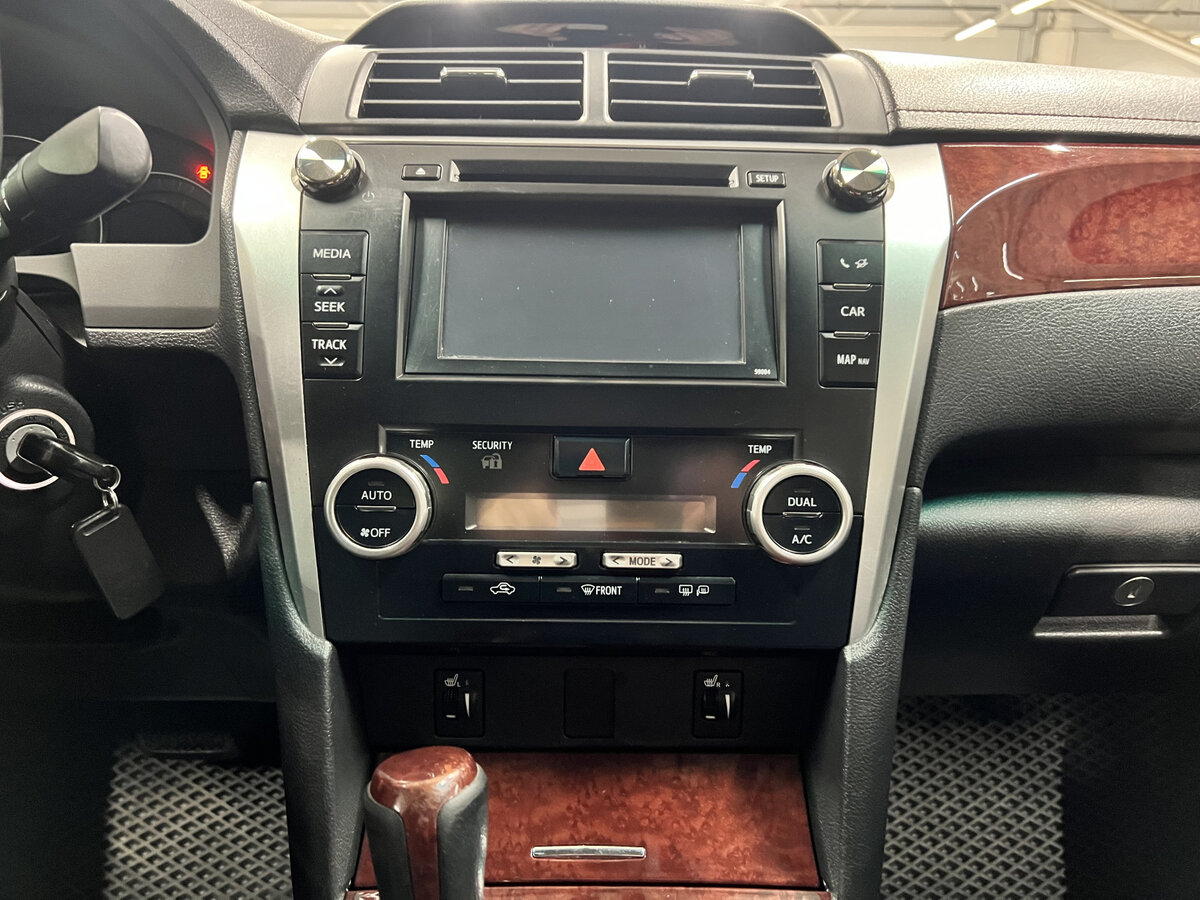Toyota Camry 2013 года с пробегом. Фото: #14