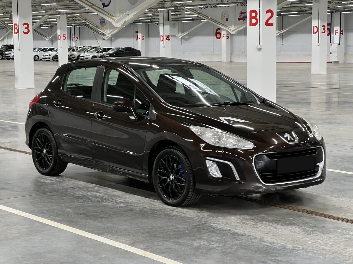 Peugeot 308 2012 года с пробегом. Фото: #2