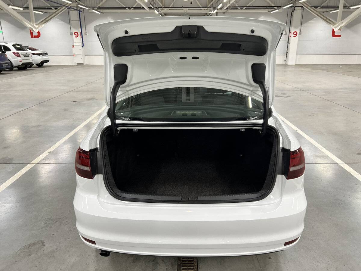 Volkswagen Jetta 2016 года с пробегом. Фото: #9