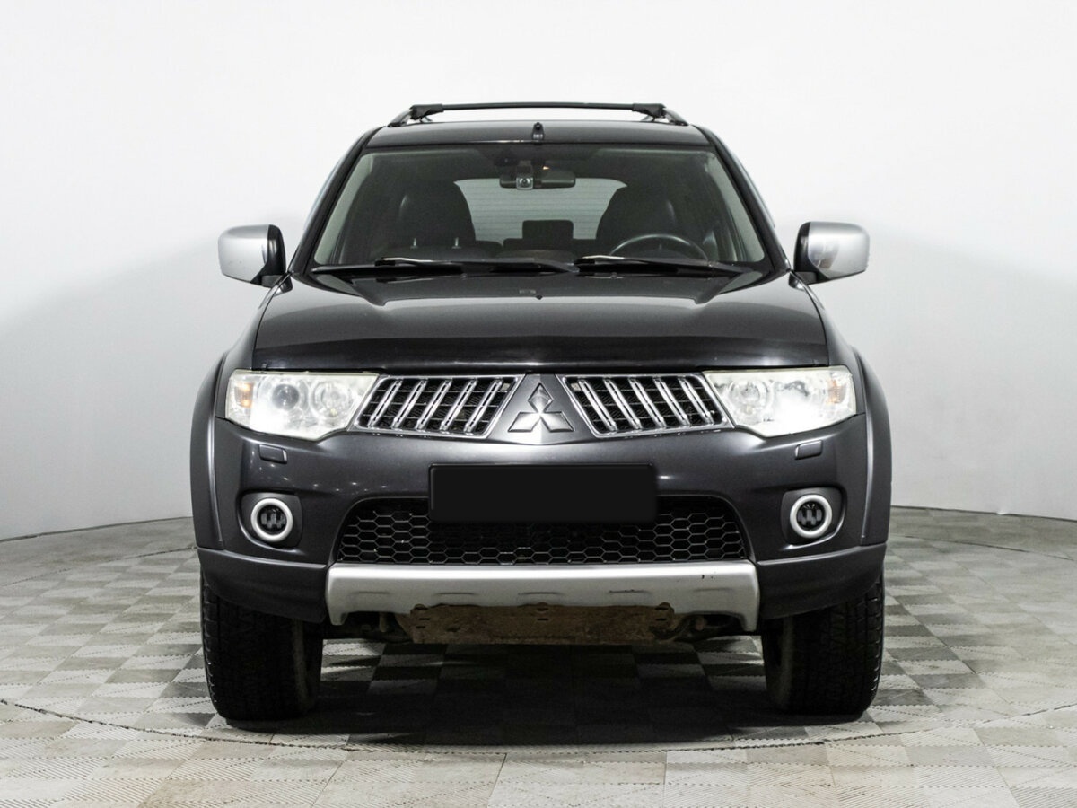 Mitsubishi Pajero Sport 2013 года с пробегом. Фото: #1
