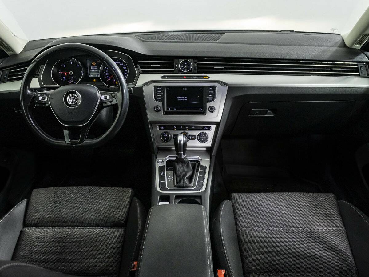 Volkswagen Passat 2017 года с пробегом. Фото: #9