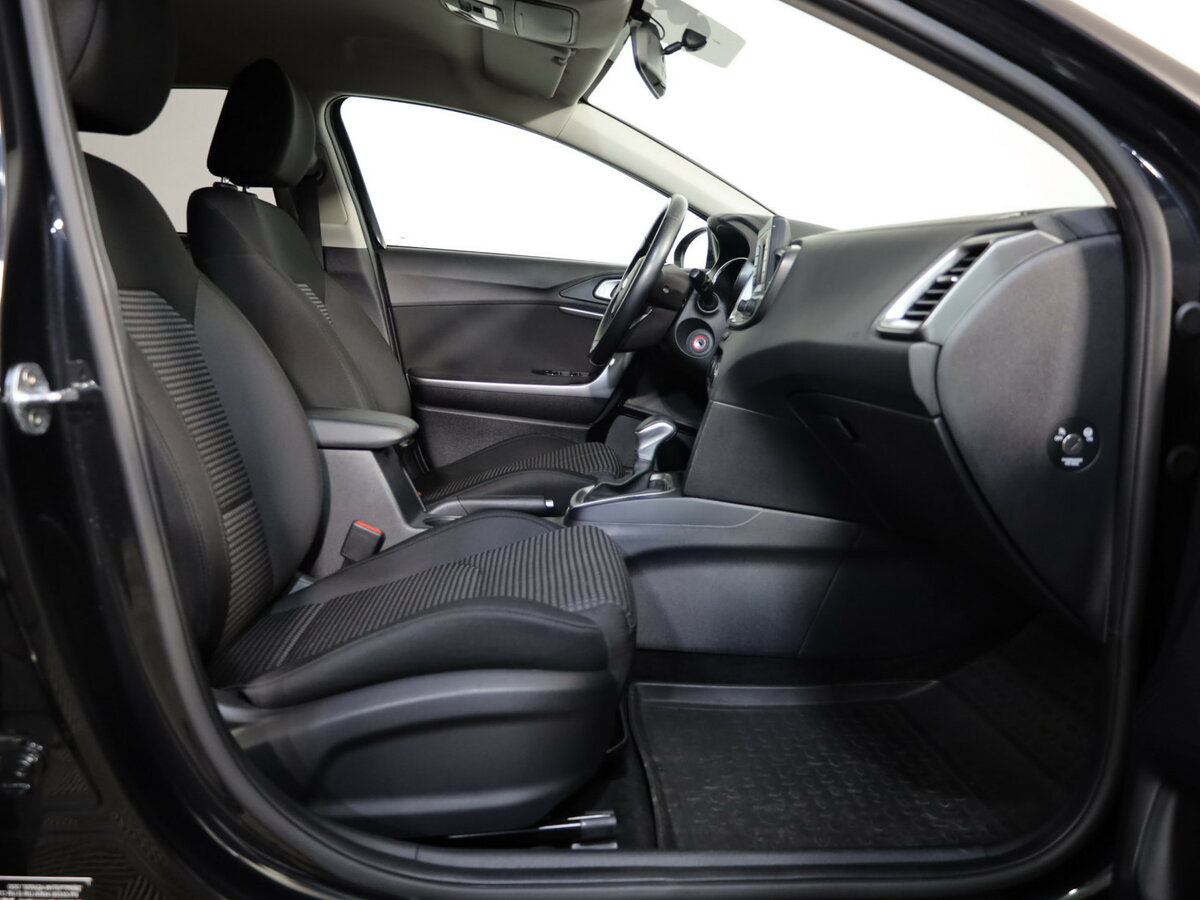 Kia Ceed 2020 года с пробегом. Фото: #18