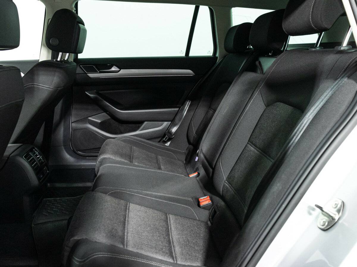 Volkswagen Passat 2017 года с пробегом. Фото: #9