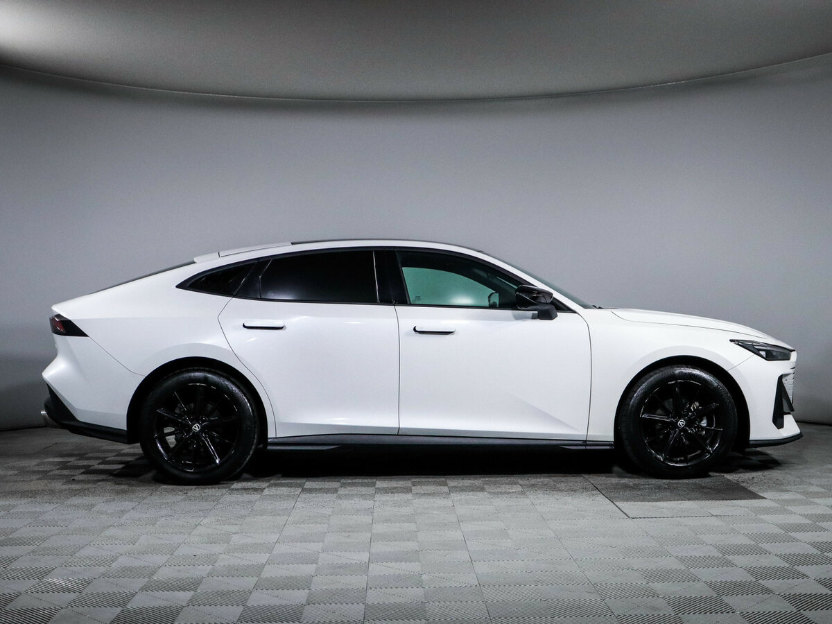 Changan UNI-V 2022 года с пробегом. Фото: #3