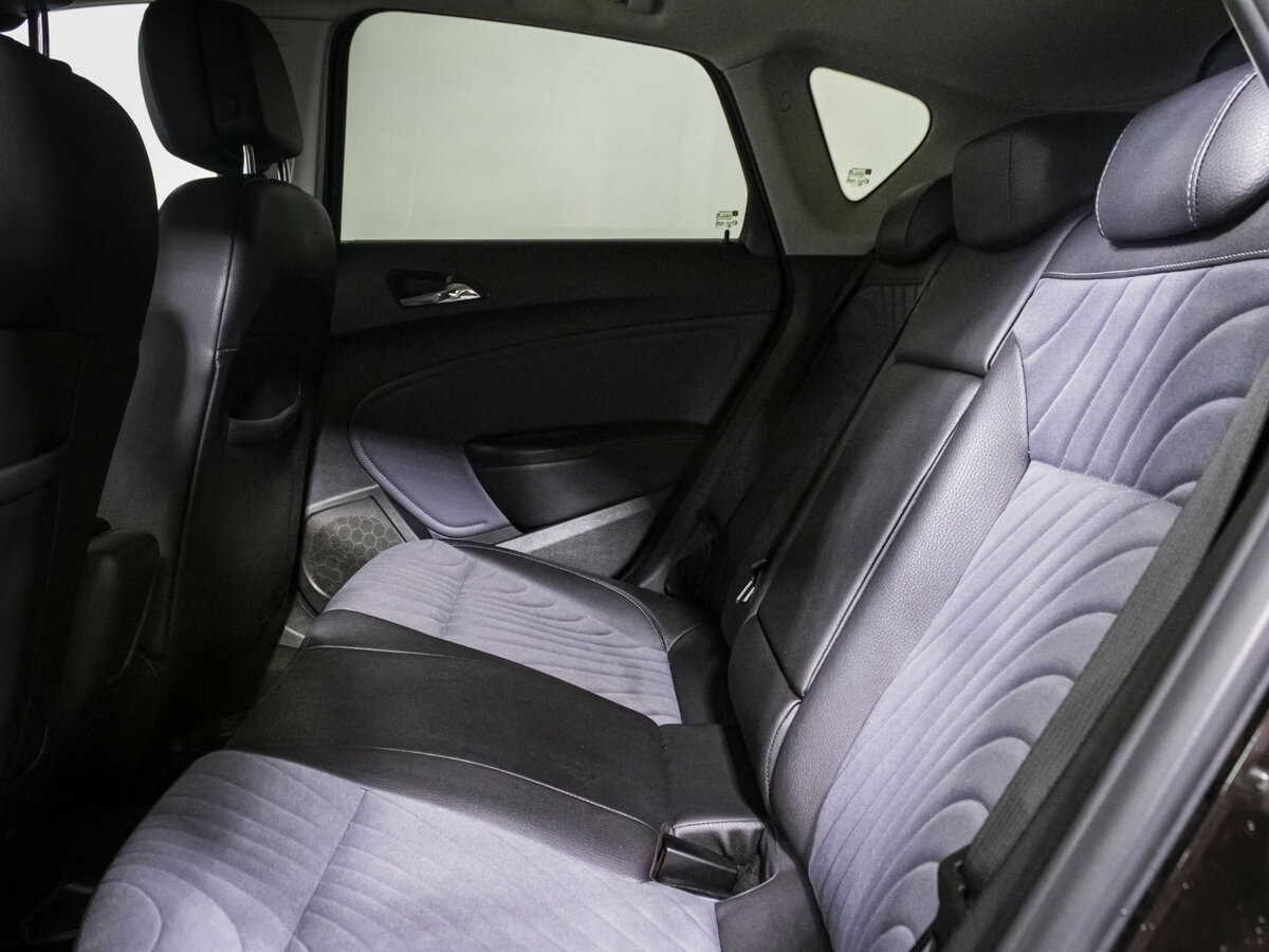 Opel Astra 2013 года с пробегом. Фото: #9