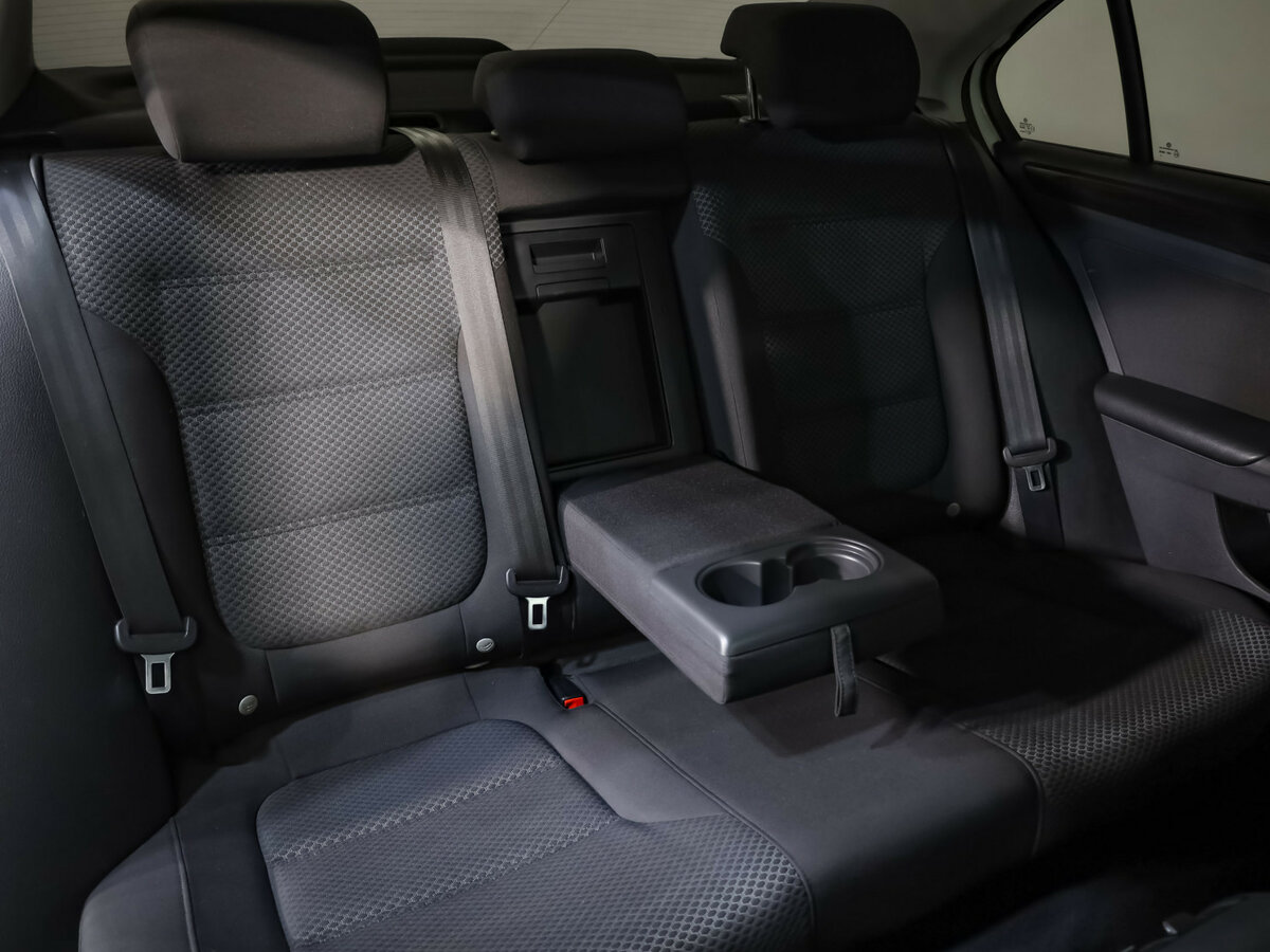 Volkswagen Jetta 2015 года с пробегом. Фото: #15